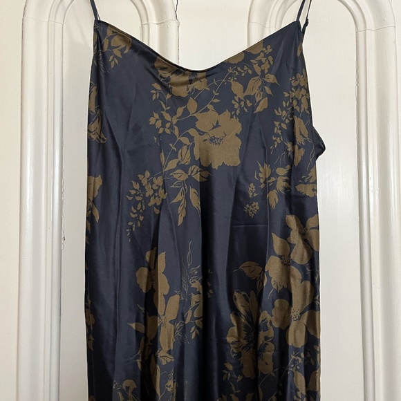 REFORMATION PARMA SILK DRESS - NIGHT GARDEN - SIZE LARGE - Picture 6 of 9